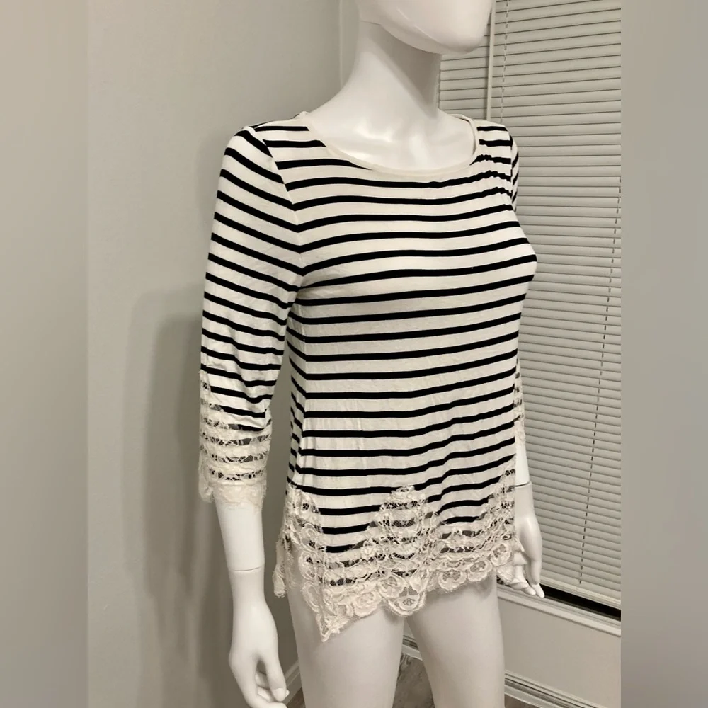 White House Black Market striped blouse with lace detail SZ - S NWOT